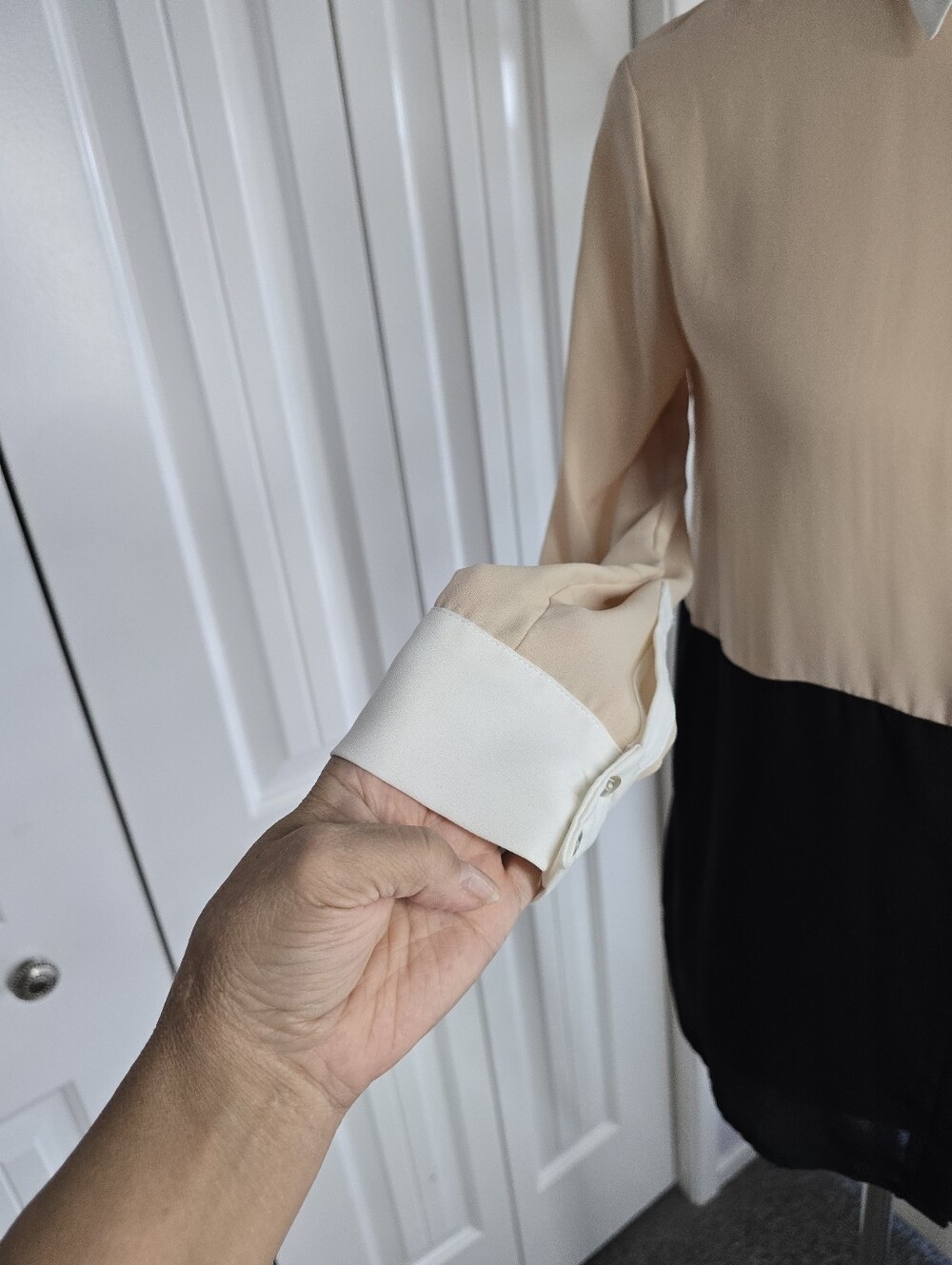 ZARA BASIC Colorblock Button-Front Blouse in Beige & Black, White Collar & Cuffs - Picture 8 of 12